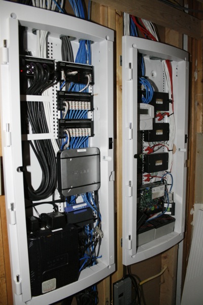 Structured wiring panels with organized cabling